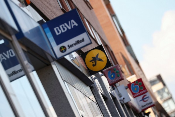 Los depósitos de la banca valenciana siguen al alza frente a la continua caída de los préstamos