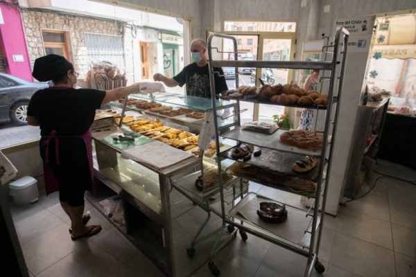 El pequeño comercio de Sueca solicita que impidan a los supermercados abrir los domingos y festivos