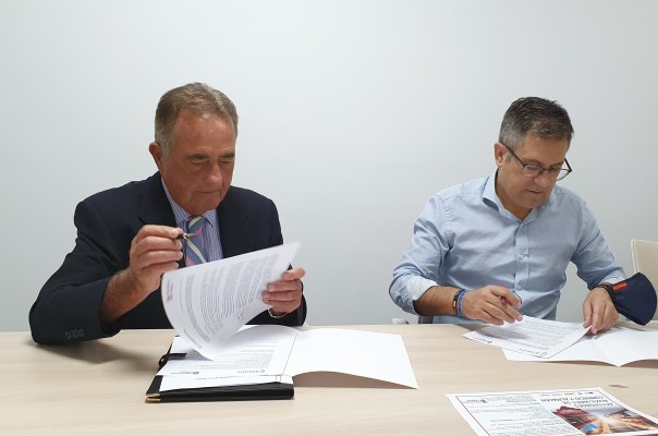 Agost firma un convenio con la Cámara de Alicante para la formación juvenil e inserción en el mercado
