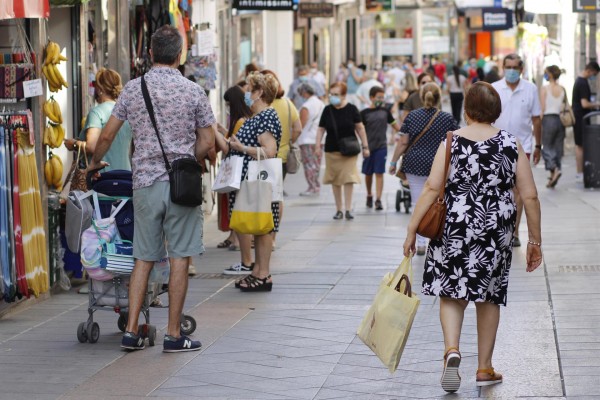 La confianza de los consumidores vuelve a retroceder tras dos meses de ligero optimismo
