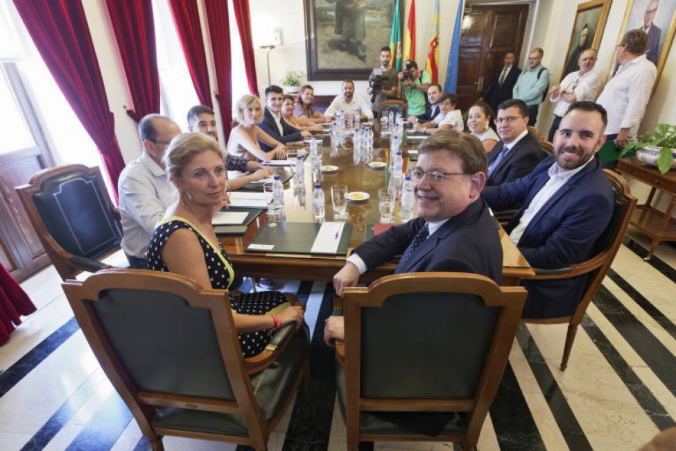 La alcaldesa, Amparo Marco; el 'president' del Consell, Ximo Puig; y a su derecha, Rafa Simó. Fotos: Antonio Pradas - 