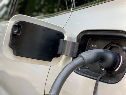 El Gobierno transfiere 25 millones a Transición Ecológica para activar el 'Plan Moves'