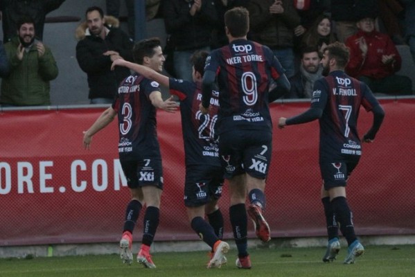 Héctor Camps es el primer jugador que se marcha del Yeclano