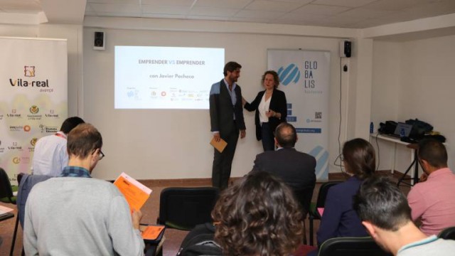 Globalis imparte un curso sobre el buen uso de RRSS para personas con síndrome de down de Castellón