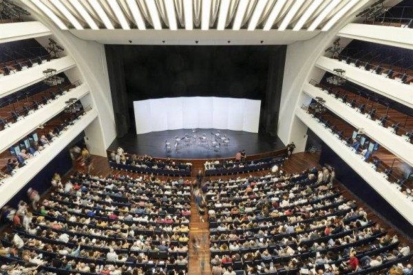 El Palau de Les Arts licita por 300.000 euros pruebas PCR y test serológicos