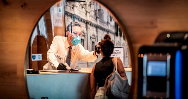  Los hoteleros españoles exigen a la UE test tanto en el origen como en el destino de los viajeros