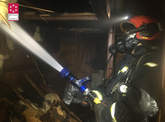 Un incendio en el balneario de Marina d'Or obliga a desalojar a 160 personas