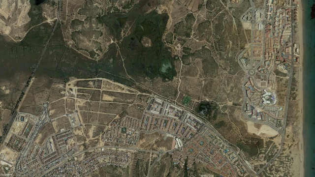 La paradoxa 'Clot de Galvany': quan una urbanització d'apartaments rescata un paratge natural 