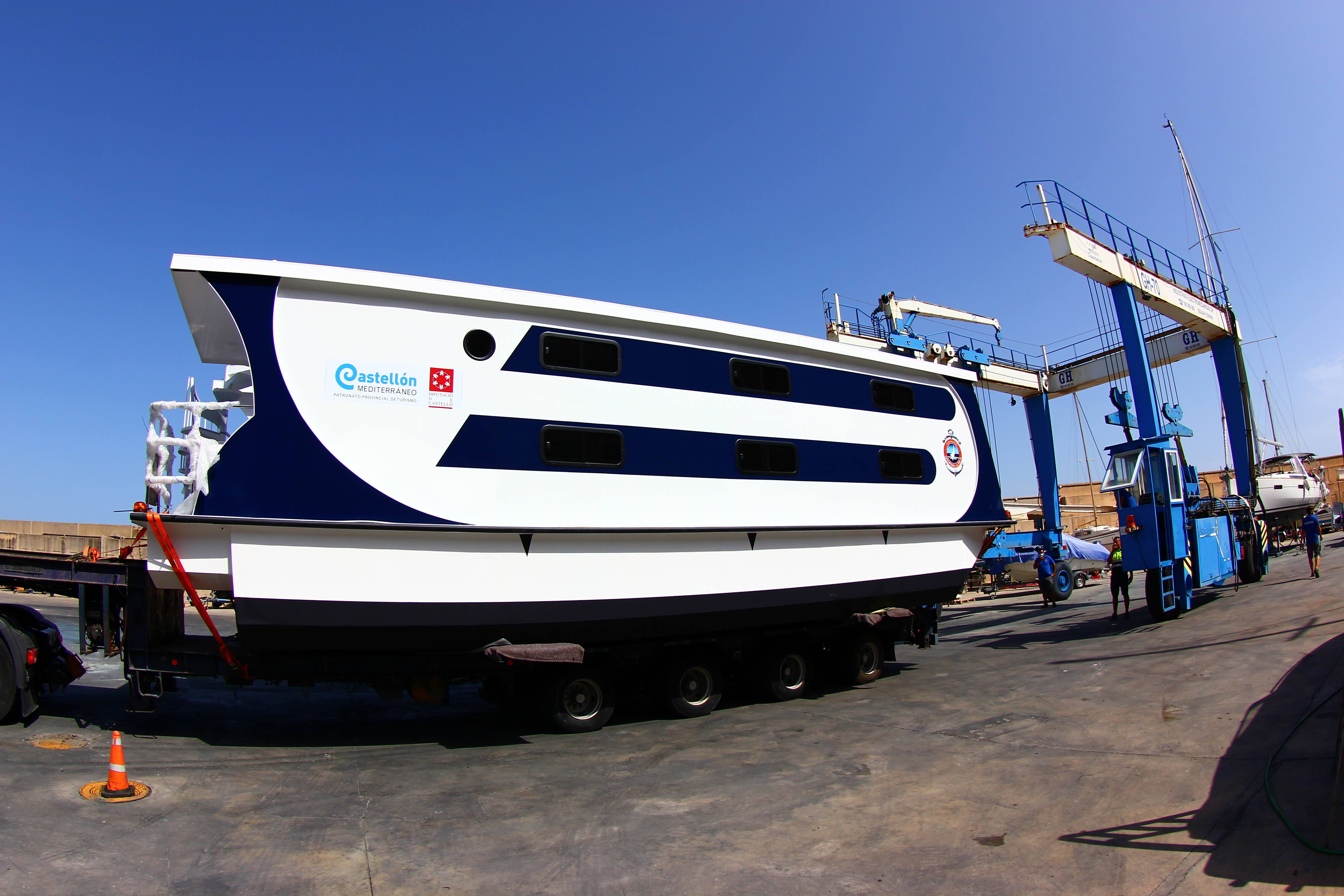 El Club Náutico de Orpesa recibe su primer Barco Escuela, un nuevo concepto de alojamiento