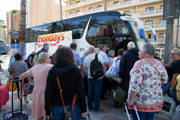 Las agencias de viaje de Benidorm avisan de su mala situación: facturan el 30% que hace un año