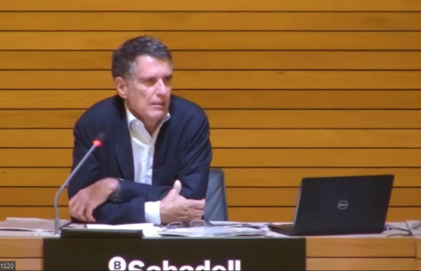 Sabadell seguirá cerrando oficinas y digitalizando el servicio pero descarta fusionarse con Bankia