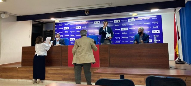 La Fundación y Zassh deciden en la 'Junta del Covid'