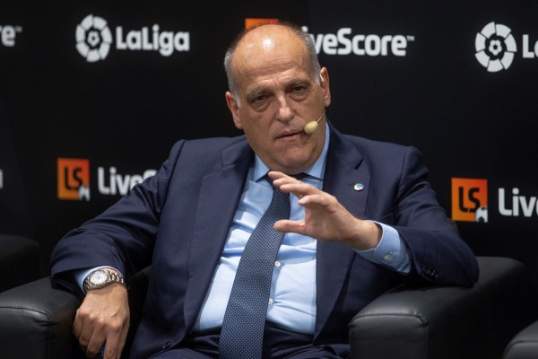 La ausencia de más positivos en el Almería y el Zaragoza acercan a la disputa del 'play-off'
