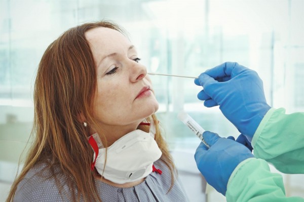 Los nuevos contagios de covid-19 en España se elevan a los 1.229 en 24 horas, 76 más que ayer