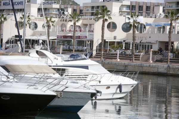 El 'holding' de los Palacio crece en el Puerto con la marina para motos acuáticas: su tercera concesión