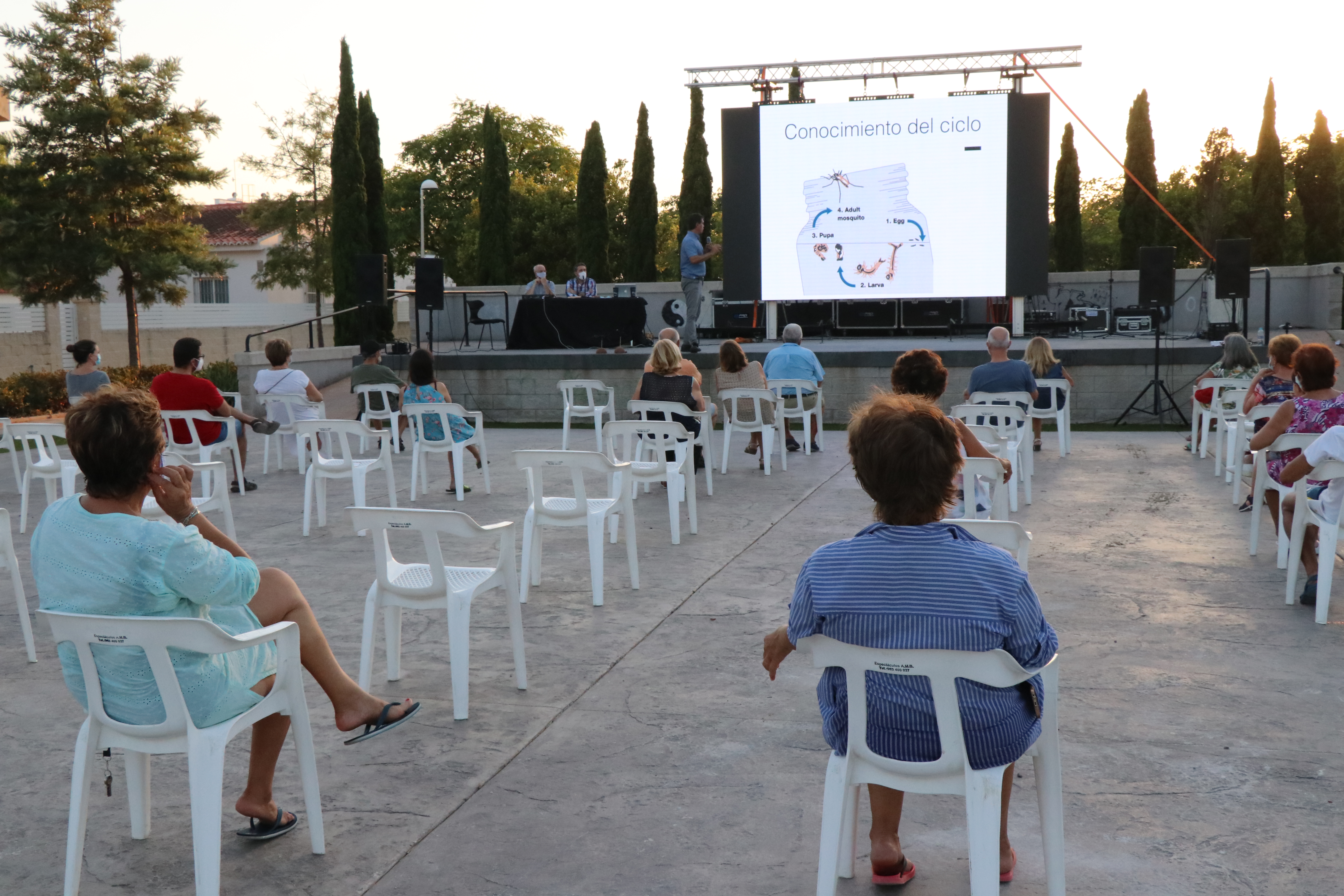 Lokímica imparte charlas prácticas para fomentar la colaboración ciudadana en el control de plagas