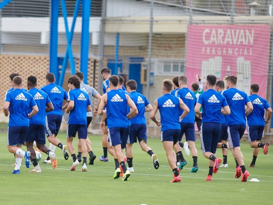 El virus inunda el fútbol español
