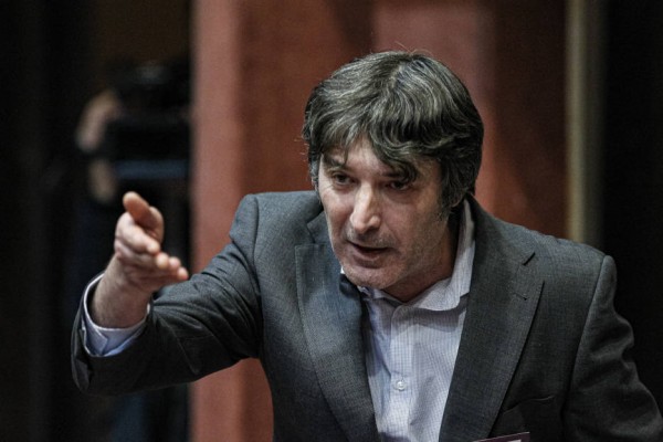 Podemos retira sus acusaciones contra la letrada de la Asamblea