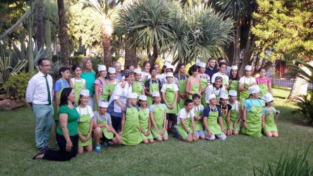 Begoña Rodrigo enseña a los niños a comer bien con producto local