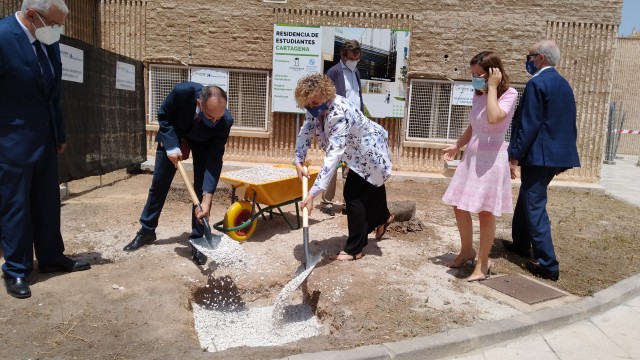Consulta médica por internet y velocidad 5G para los estudiantes de la nueva residencia de la UPCT