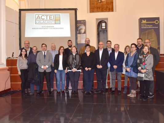 El paro crece en l'Alacantí, pero a un ritmo menor que el resto de la provincia