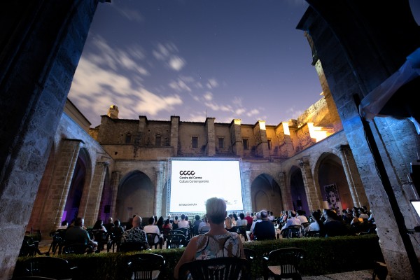 '¿Soy linda?' o la búsqueda de la identidad, en el cine de verano del Centre del Carme