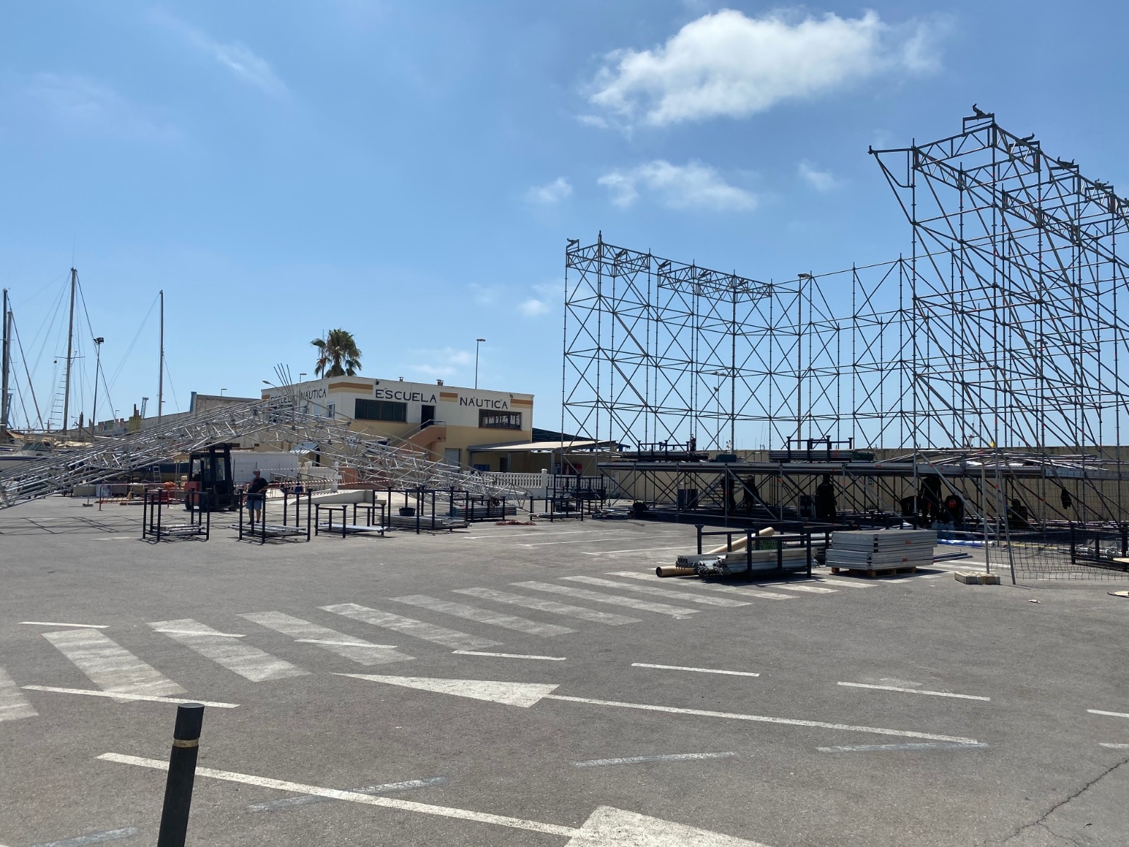 El montaje ya ha comenzado en el Varadero del Real Club Naútico de Castelló - 