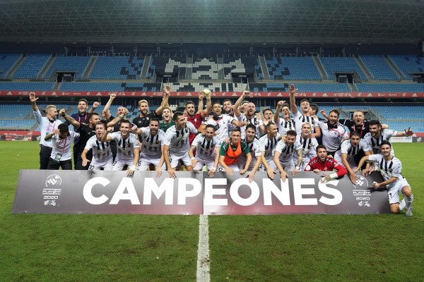 El Castellón no renuncia a celebrar el ascenso pero lo aplaza por la COVID-19