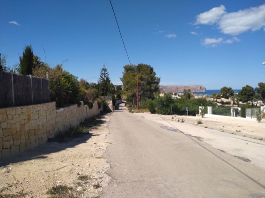Policía Local y Guardia Civil disuelven una fiesta en un chalet de Xàbia con más de 100 asistentes