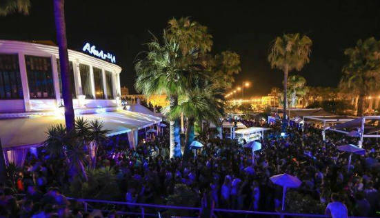 Detectado un caso positivo en un empleado de la discoteca Akuarela de València