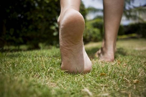 El uso de zapatillas deportivas con plataforma incrementa la aparición de retroniquias en las uñas
