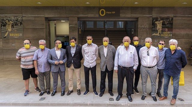 
Cazorla y Bruno ya lucen en el “Passeig groc” de las estrellas amarillas