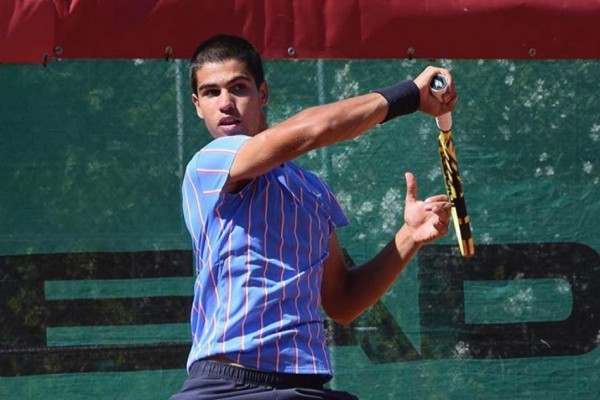 Carlos Alcaraz ya está en la final del torneo de la Liga Mapfre Valor que se celebra en Villena