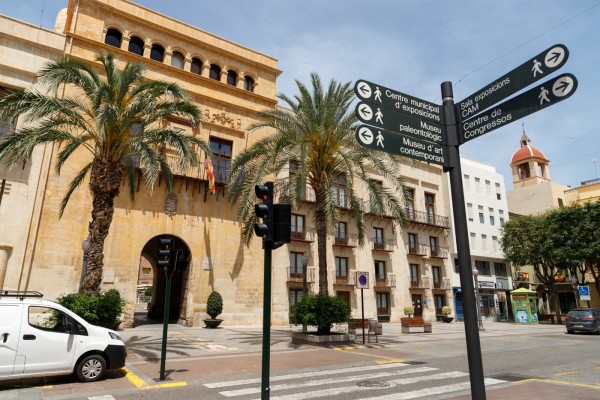 El inminente acuerdo entre FEMP y Hacienda libra a Elche de recortar presupuesto: 2020 libre de 'techo de gasto'