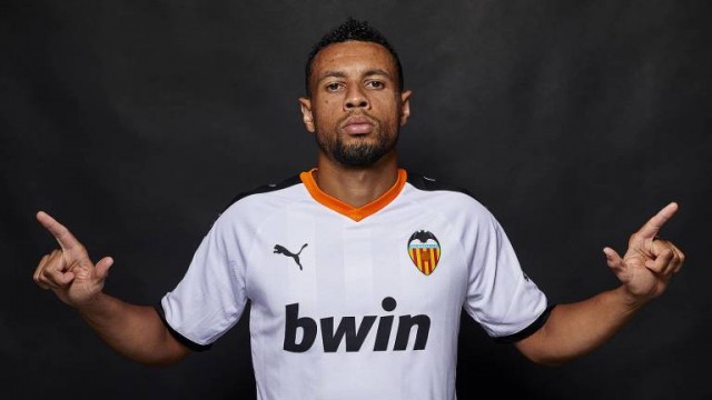 El Valencia CF rechaza el primer envite por Coquelin