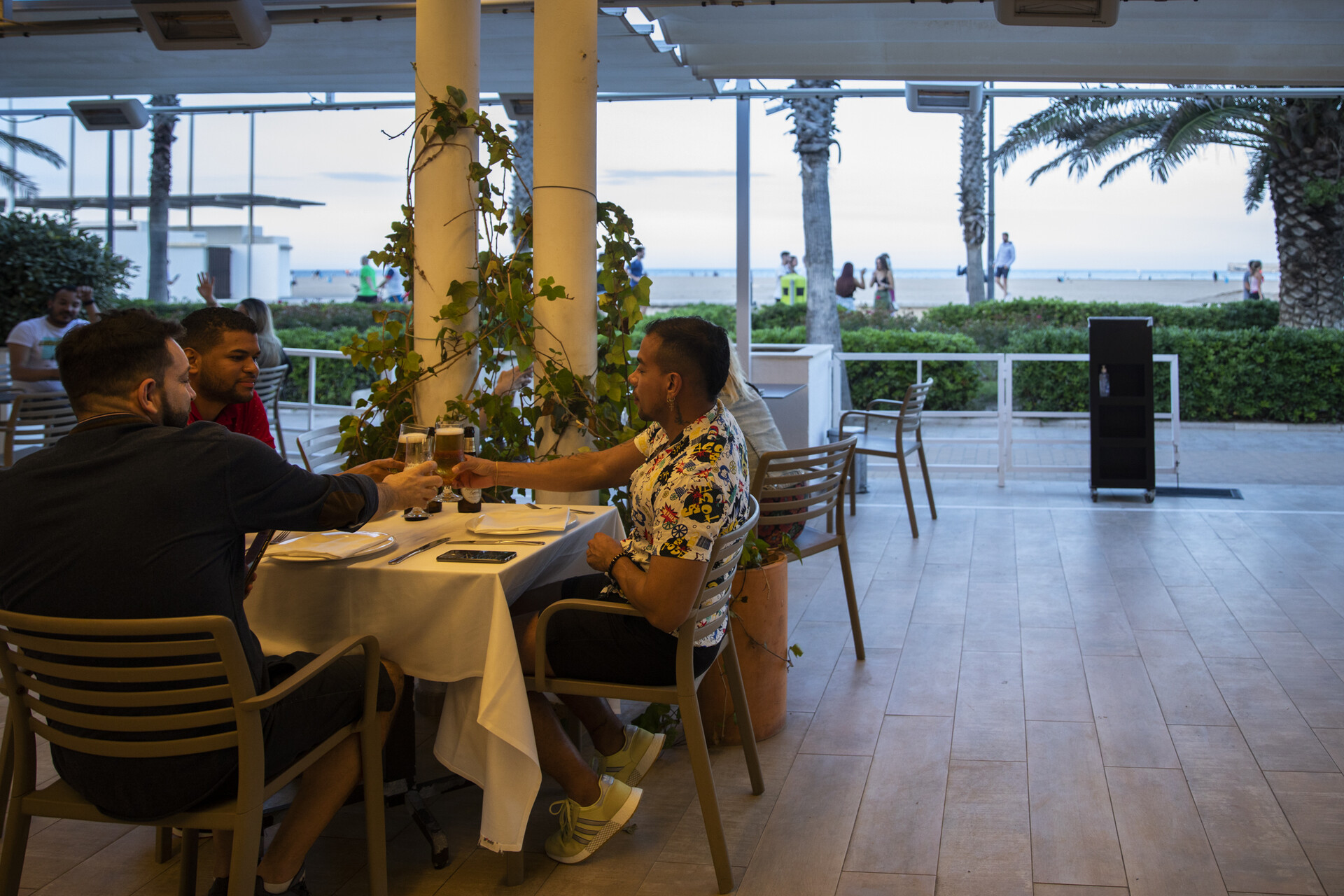 La hostelería de la costa, ante el recorte de horarios nocturnos: 
