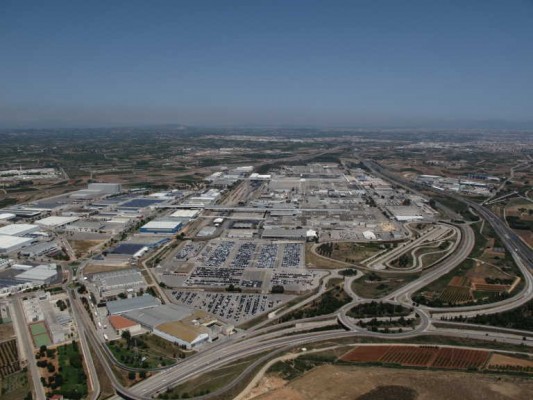 Industria anuncia ayudas para impulsar la gestión y los servicios de las áreas industriales de la Comunitat