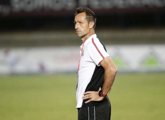El grupo III copa la final de un 'play-off' de la que queda fuera José Manuel Aira, objetivo del Hércules