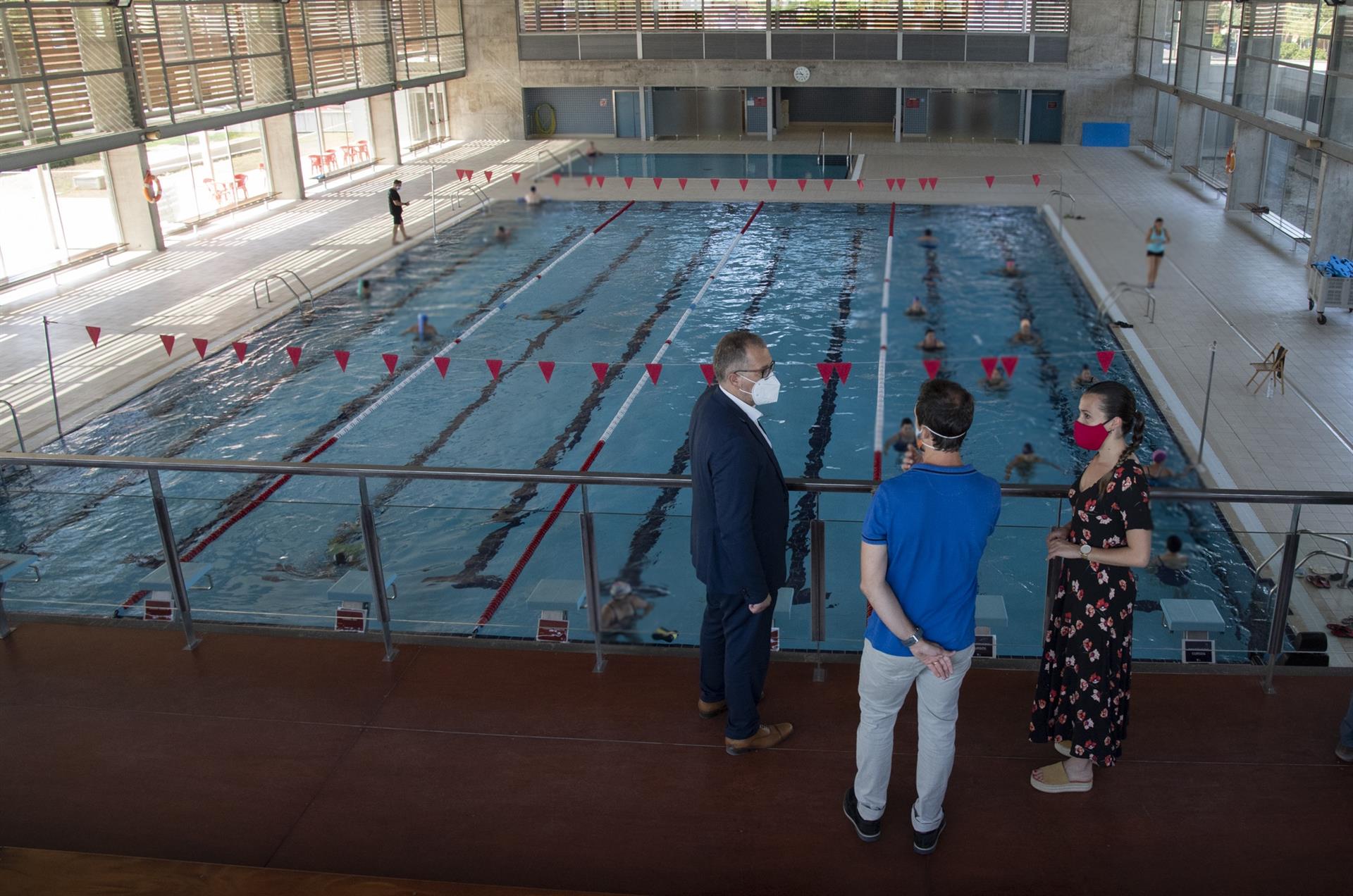 Menos de la mitad de los abonados previos a la covid utiliza la Piscina Provincial