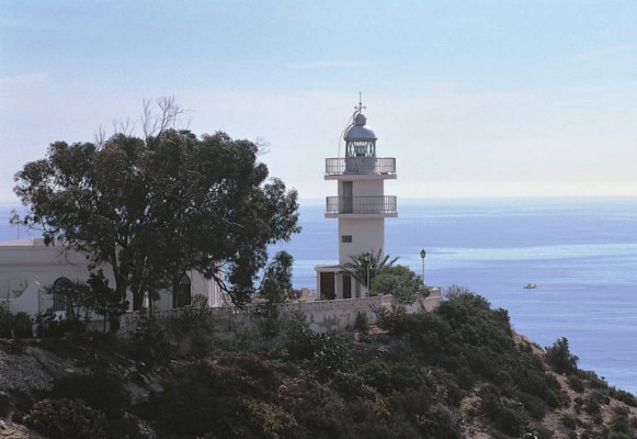 Cinco propuestas compiten por rehabilitar el faro del Cabo de las Huertas como restaurante