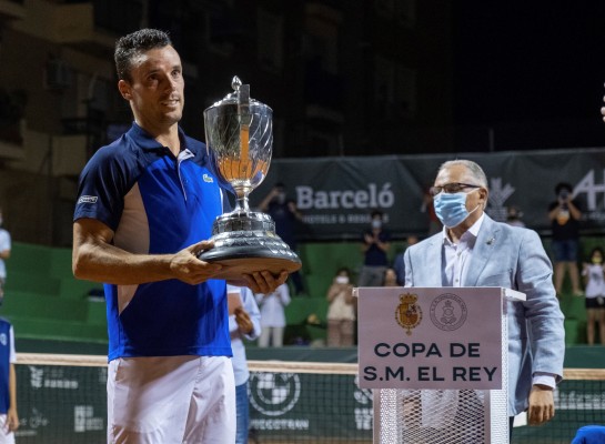 Roberto Bautista, campeón ante Álex De Miñaur
