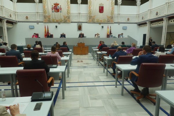 La Asamblea da luz verde a la ley que busca liberar trabas para la implantación de empresas