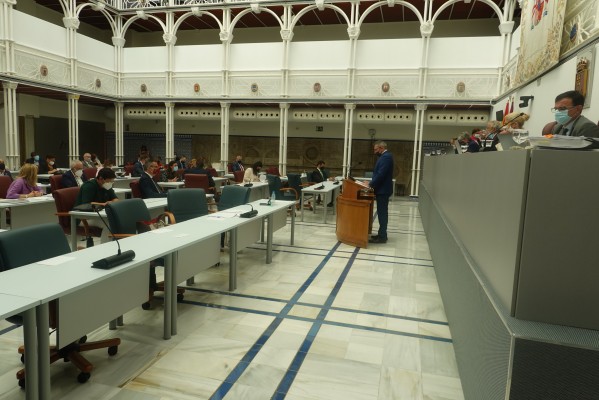 Vox y Podemos, unidos que no hermanados, reniegan de la ley del Mar Menor