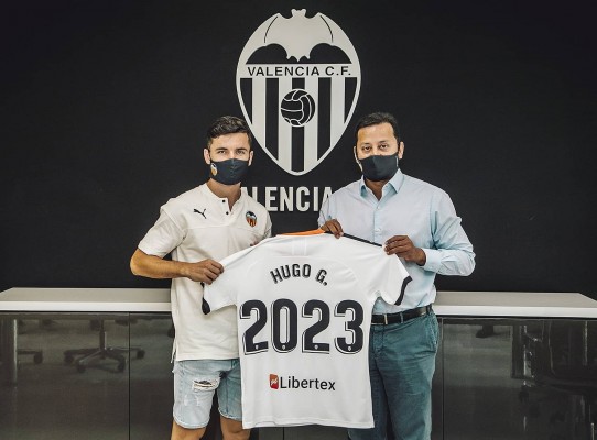 Hugo Guillamón renueva hasta 2023 y tendrá 80 millones de cláusula