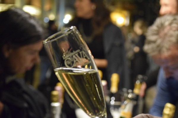 Elaboradores buscan un nuevo nombre para el cava valenciano y no puede ser 'Requena' ni 'Valencia'
