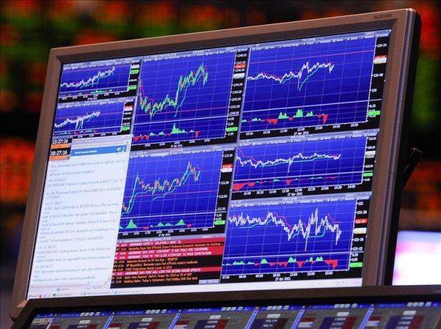 El Ibex 35 pasa de ganar más del 2% a cerrar subiendo un 0,22%