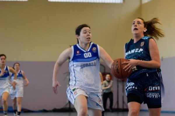 Laura Fernández y María Cueto seguirán en el Primafrío UCAM Jairis en la Liga Femenina 2