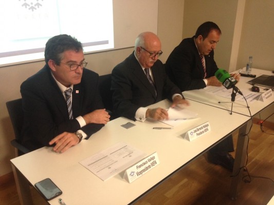 Las empresas familiares denuncian que se financian al 14% para compensar los impagos de la Generalitat