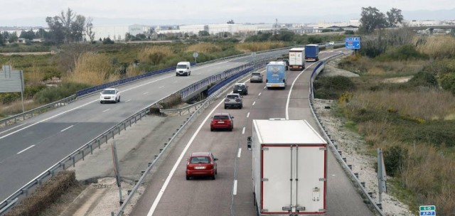 La patronal del sector de transporte convoca 2 días de paros ante la falta de ayudas del Gobierno