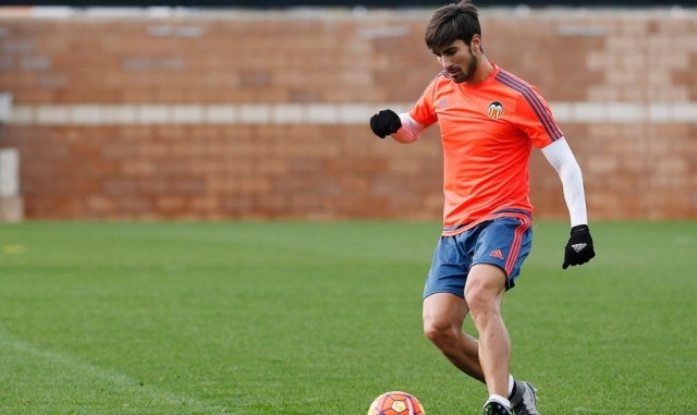 André Gomes, Orban y Barragán se incorporan al grupo